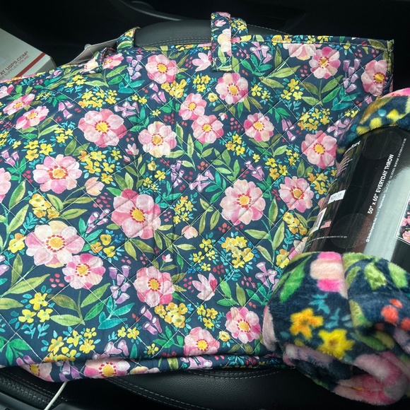 Tote and Blanket - Picture 1 of 2